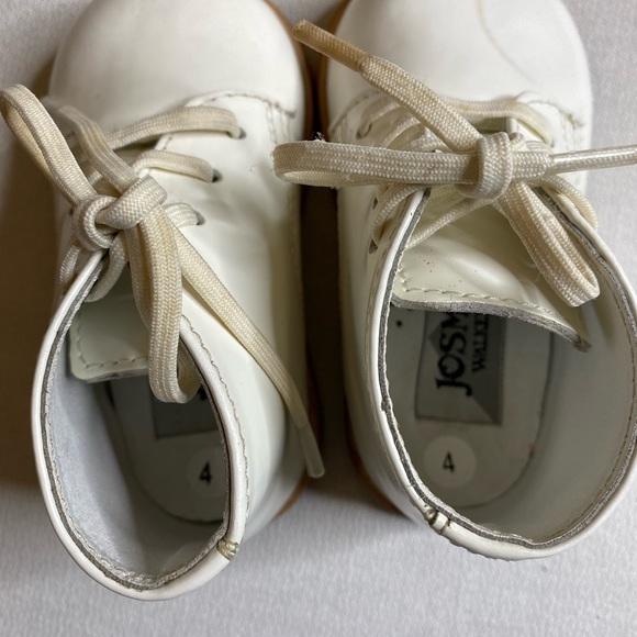 White Baby Walking Shoes - Picture 8 of 11